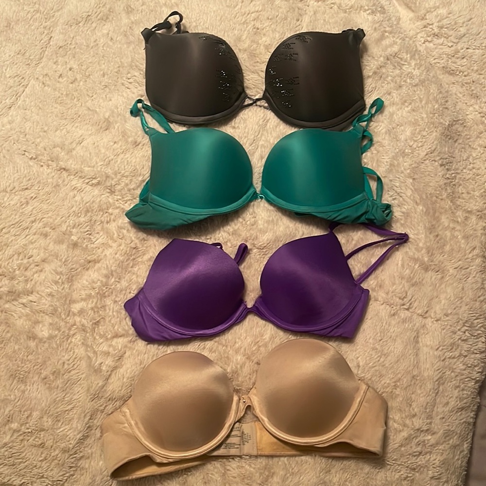 Lot of 4 Victoria secret bras